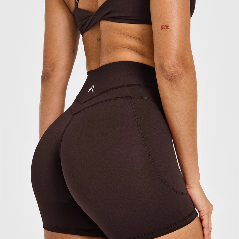 Oner active Unified High Waisted Pocket Shorts 6" - Cocoa